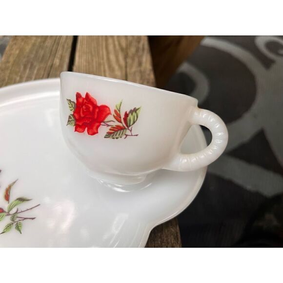 Vintage cup and plate white milk glass red rose - Picture 3 of 15